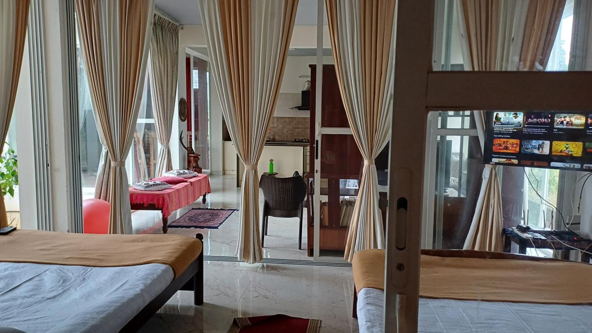 Shi'S Unique & Private 180 Degree Glass House In Pollachi Luaran gambar