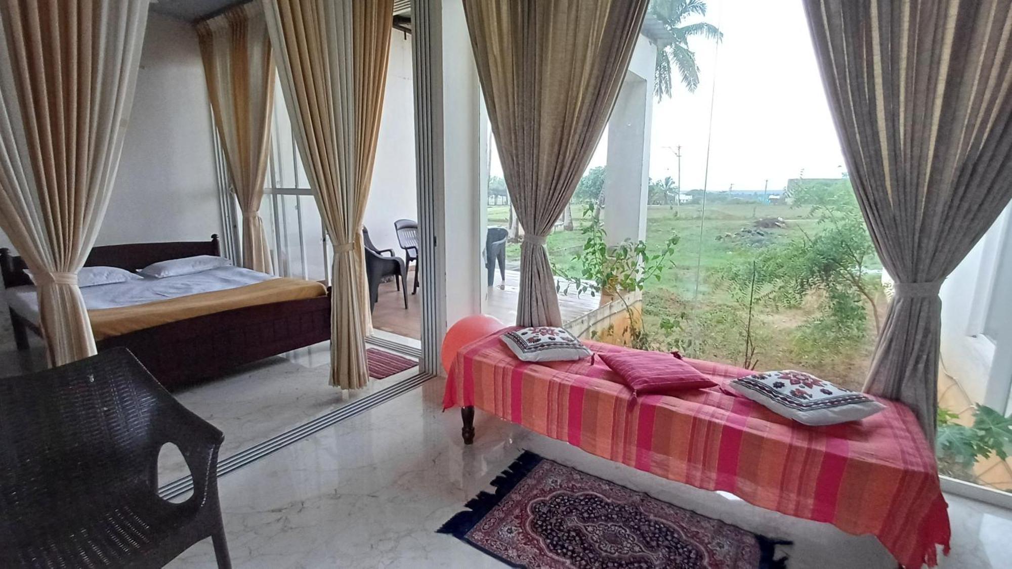 Shi'S Unique & Private 180 Degree Glass House In Pollachi Luaran gambar
