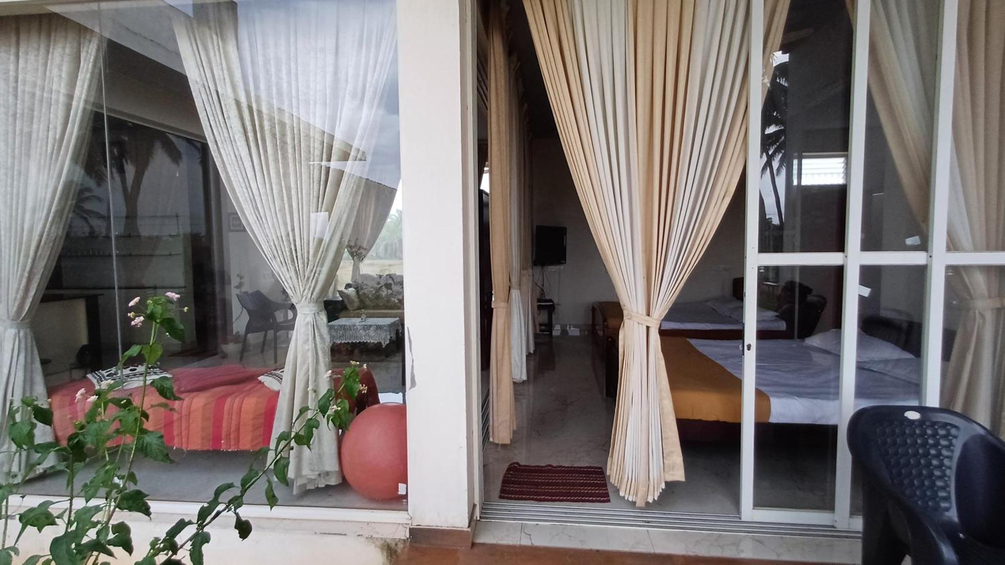 Shi'S Unique & Private 180 Degree Glass House In Pollachi Luaran gambar
